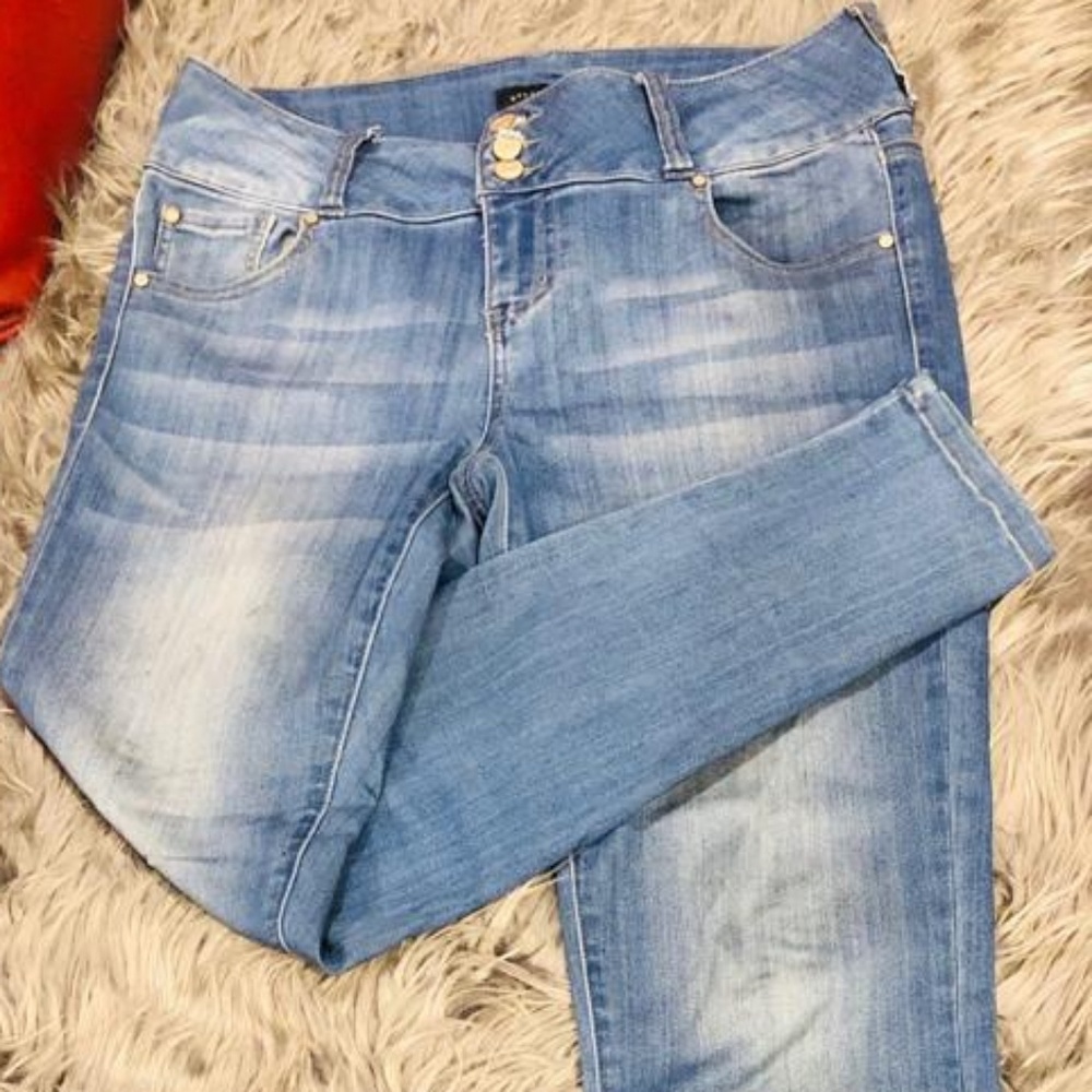 Mid rise skinny jeans